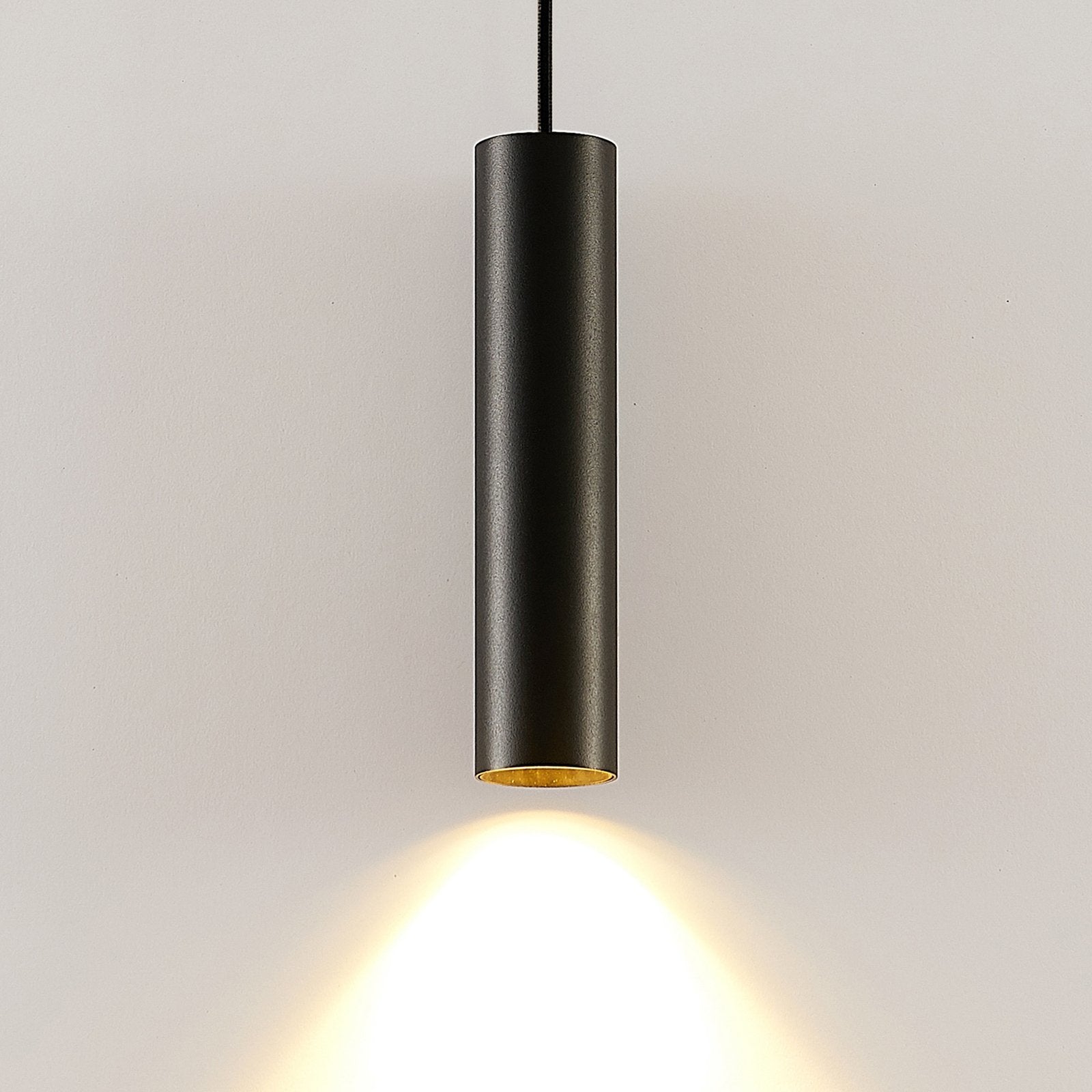 AluminaGlow | Black Aluminum Pendant Lamp – Modern Lighting for Kitchen Island Décor