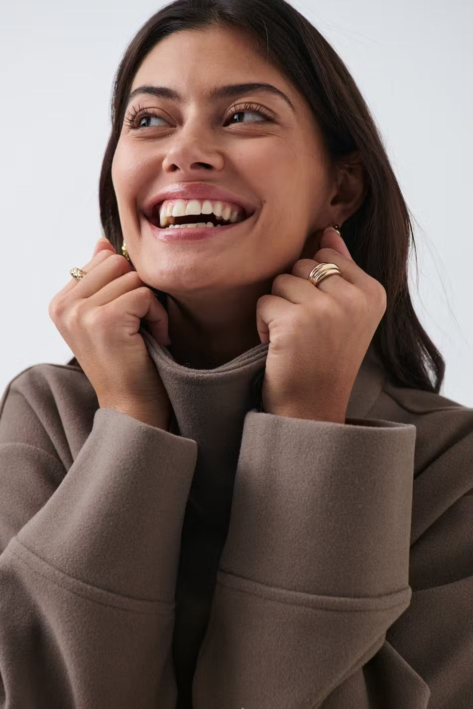 Norava | Chic Modern Short Women's Coat with Elegant Collar and Button Closure