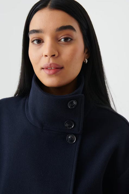 Norava | Chic Modern Short Women's Coat with Elegant Collar and Button Closure
